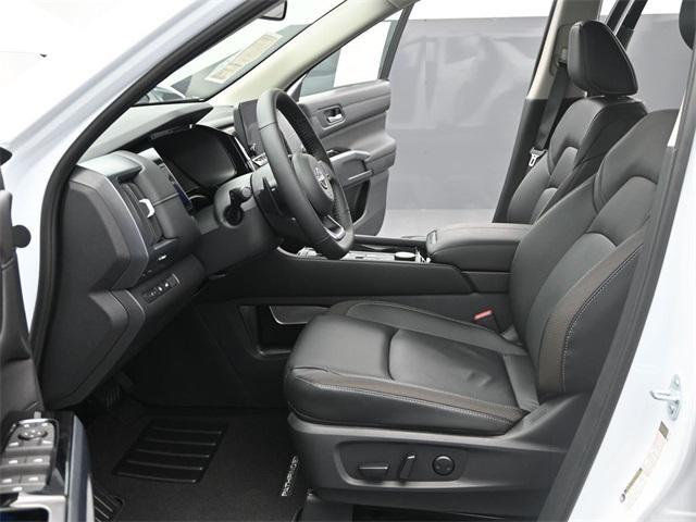 new 2025 Nissan Pathfinder car, priced at $39,608