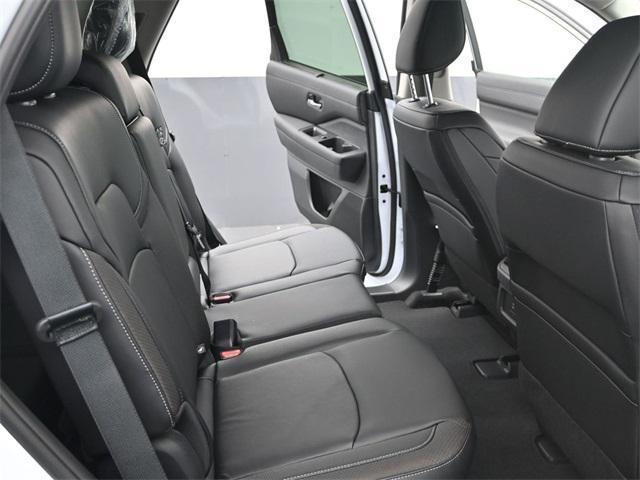 new 2025 Nissan Pathfinder car, priced at $39,608