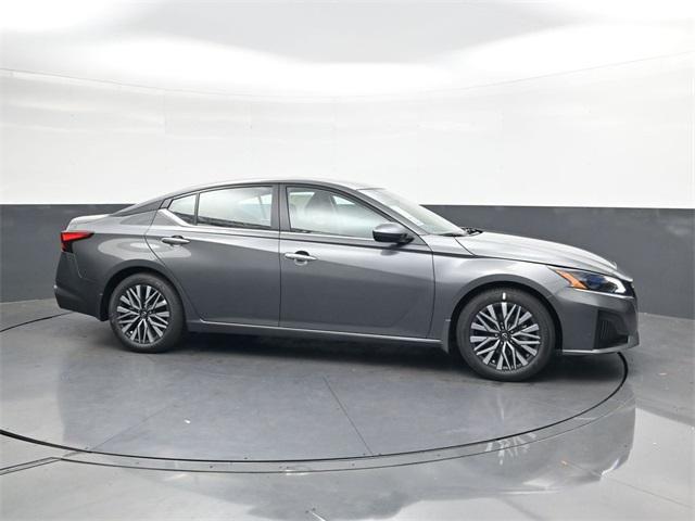 new 2025 Nissan Altima car, priced at $27,924