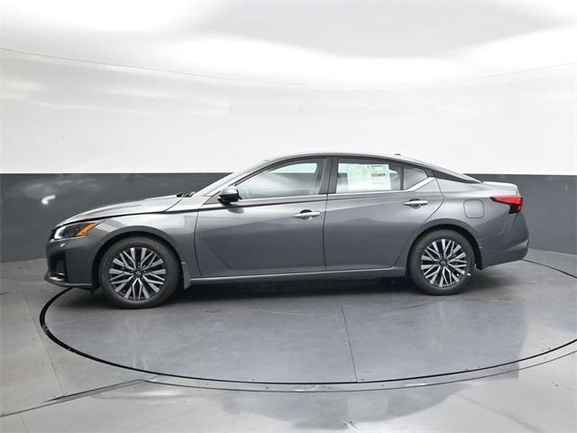 new 2025 Nissan Altima car, priced at $27,924