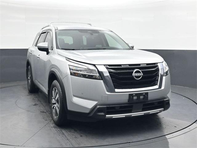 used 2024 Nissan Pathfinder car, priced at $37,000