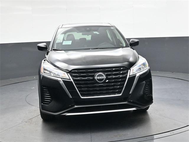 new 2025 Nissan Kicks car, priced at $22,442