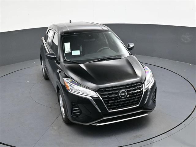 new 2025 Nissan Kicks car, priced at $22,442