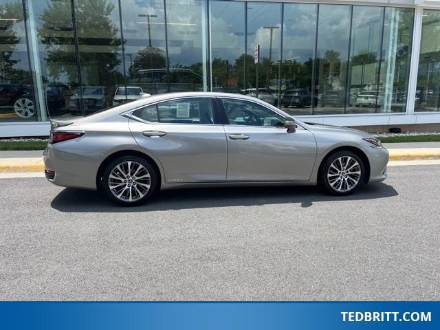 used 2021 Lexus ES 300h car, priced at $32,000