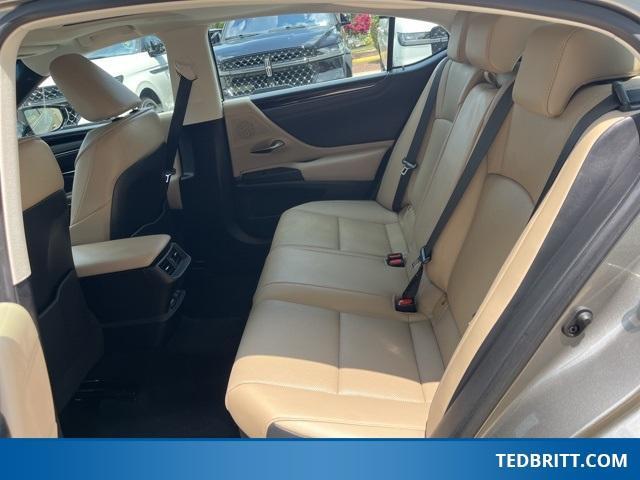 used 2021 Lexus ES 300h car, priced at $32,000