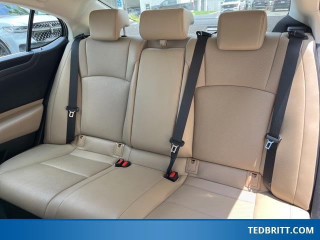 used 2021 Lexus ES 300h car, priced at $32,000