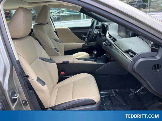 used 2021 Lexus ES 300h car, priced at $32,000