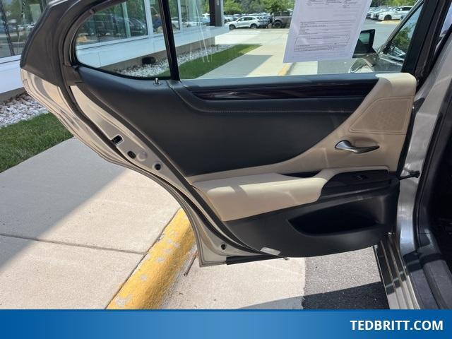 used 2021 Lexus ES 300h car, priced at $32,000