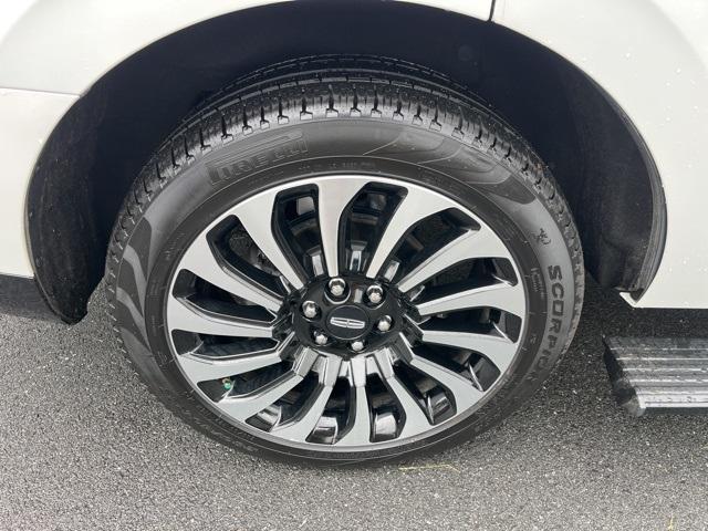 used 2024 Lincoln Navigator car, priced at $80,000