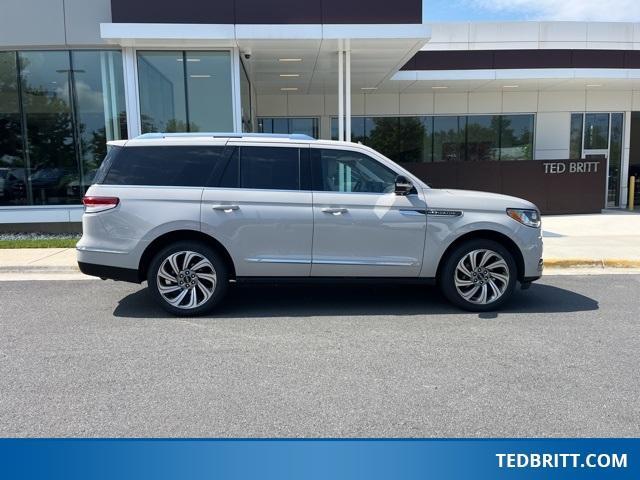 used 2022 Lincoln Navigator car, priced at $58,000