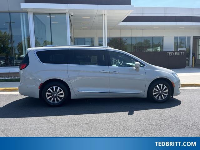 used 2020 Chrysler Pacifica car, priced at $23,500