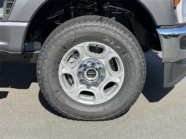 new 2025 Ford F-250 car, priced at $70,695