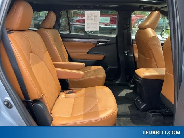 used 2024 Toyota Highlander car, priced at $42,500