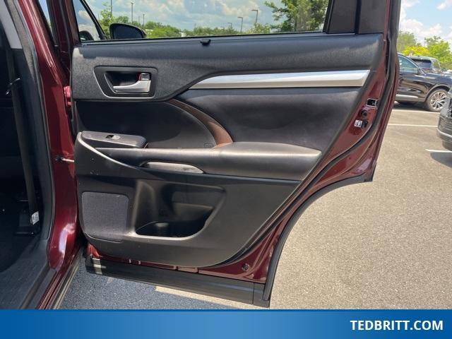 used 2018 Toyota Highlander Hybrid car, priced at $29,500
