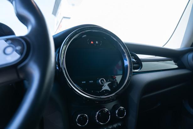 used 2022 MINI SE Hardtop car, priced at $20,550