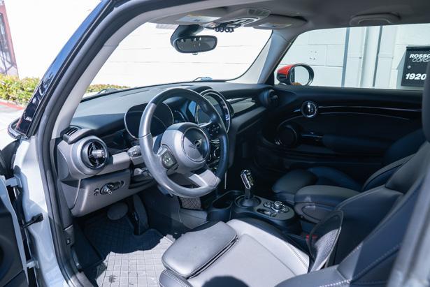 used 2022 MINI SE Hardtop car, priced at $20,550