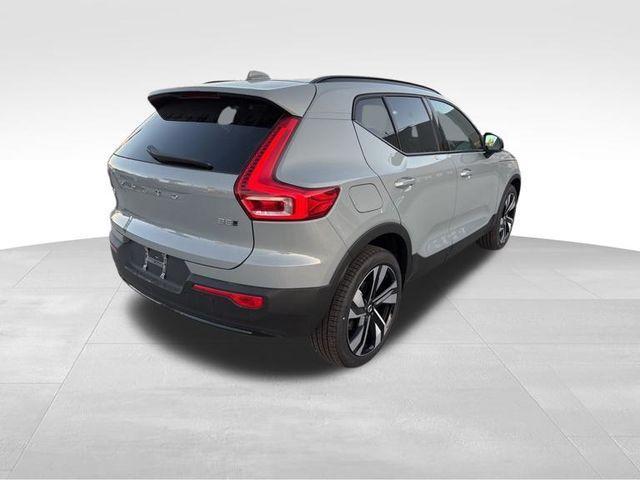 new 2025 Volvo XC40 car, priced at $49,790