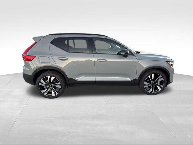 new 2025 Volvo XC40 car, priced at $49,790