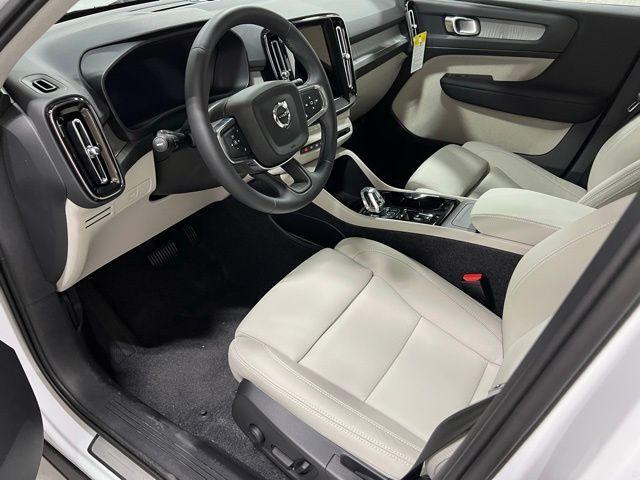 new 2025 Volvo XC40 car, priced at $49,810