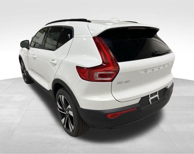 new 2025 Volvo XC40 car, priced at $49,810