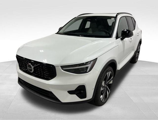 new 2025 Volvo XC40 car, priced at $49,810