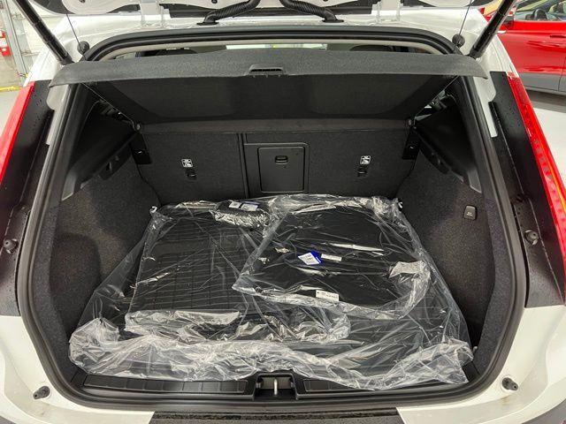 new 2025 Volvo XC40 car, priced at $49,810