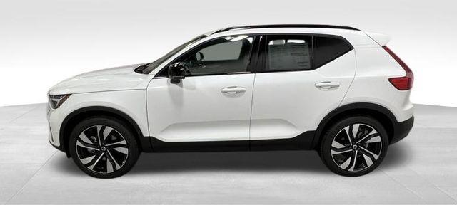 new 2025 Volvo XC40 car, priced at $49,810
