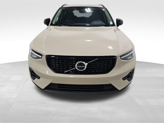 new 2025 Volvo XC40 car, priced at $48,550