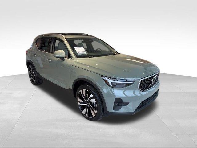 new 2025 Volvo XC40 car, priced at $50,375