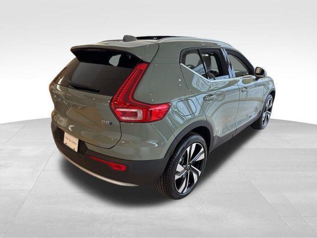 new 2025 Volvo XC40 car, priced at $50,375