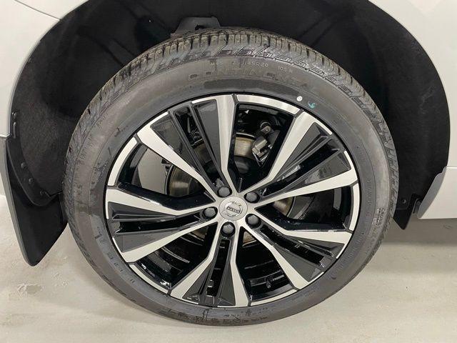 new 2025 Volvo XC60 car, priced at $56,915