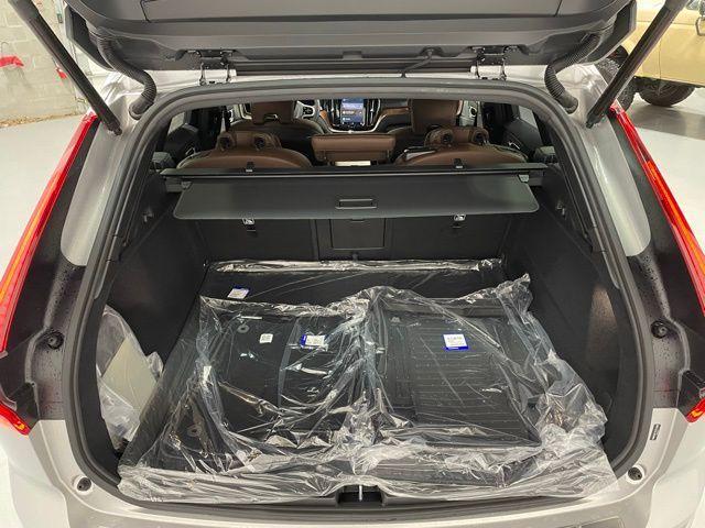 new 2025 Volvo XC60 car, priced at $56,915