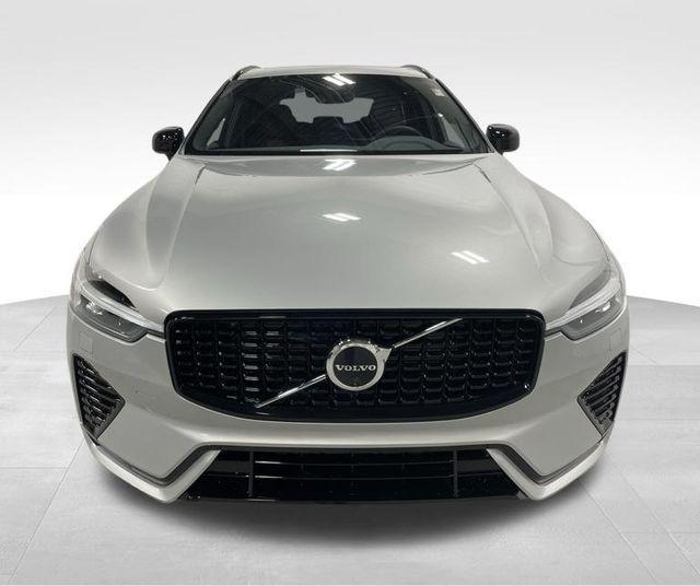 new 2025 Volvo XC60 car, priced at $56,915