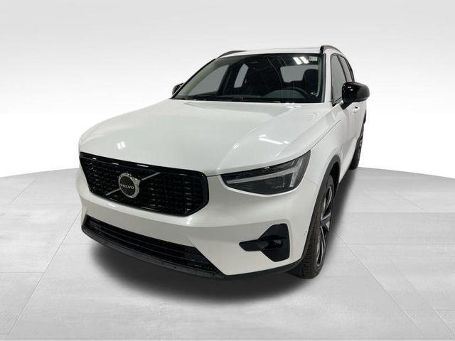 new 2025 Volvo XC40 car, priced at $51,040