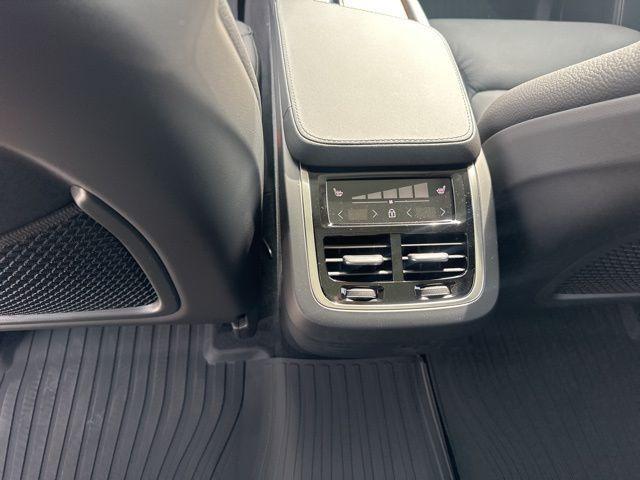new 2024 Volvo XC90 car, priced at $58,996