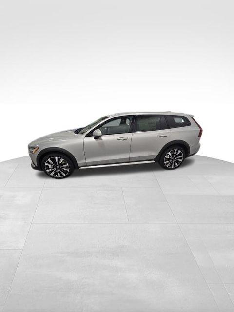 new 2025 Volvo V60 Cross Country car, priced at $58,525