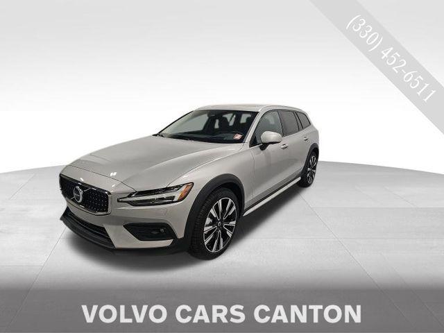 new 2025 Volvo V60 Cross Country car, priced at $58,525