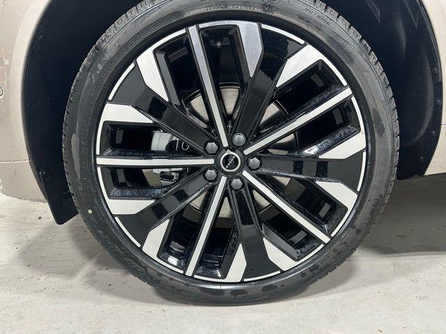 new 2026 Volvo XC60 car, priced at $63,935