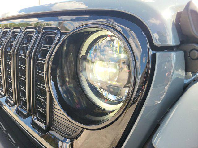 new 2025 Jeep Gladiator car, priced at $41,502