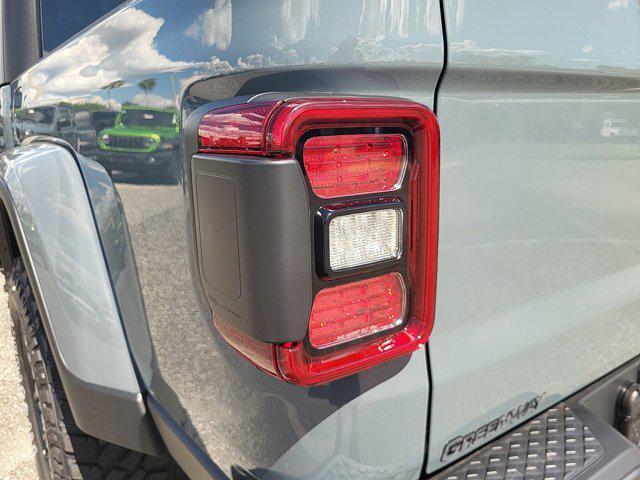 new 2025 Jeep Gladiator car, priced at $41,502