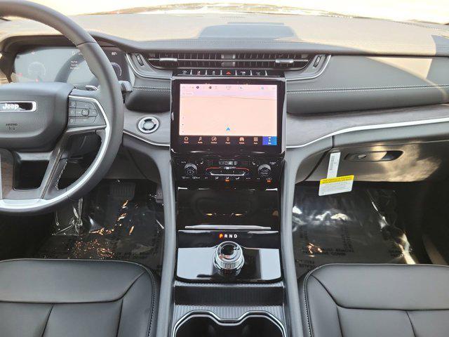 new 2025 Jeep Grand Cherokee car, priced at $39,916