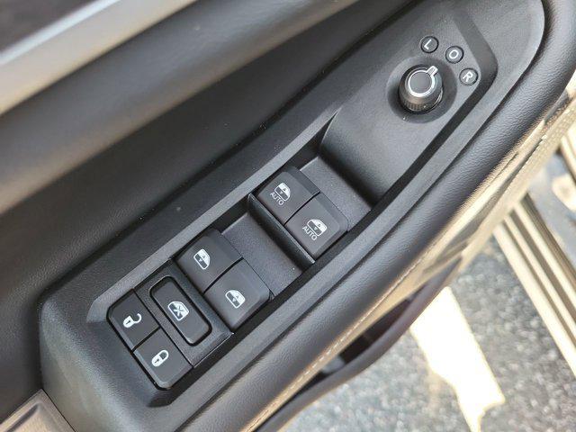 new 2025 Jeep Grand Cherokee car, priced at $39,916