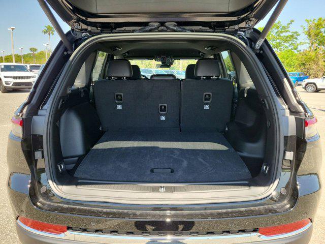 new 2025 Jeep Grand Cherokee car, priced at $39,916