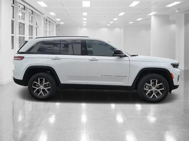 new 2025 Jeep Grand Cherokee car, priced at $36,189