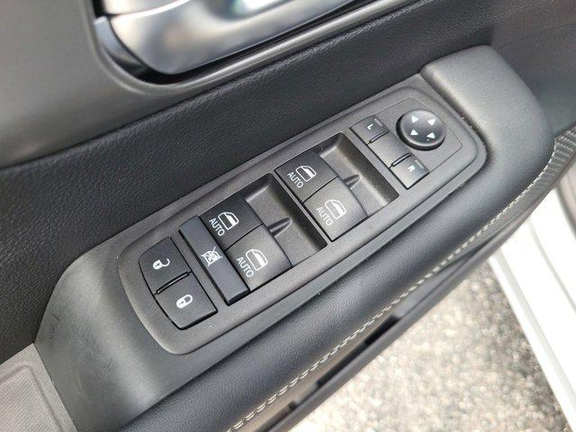 new 2025 Chrysler Pacifica car, priced at $41,922