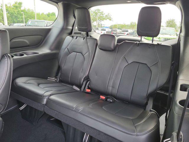 new 2025 Chrysler Pacifica car, priced at $41,922