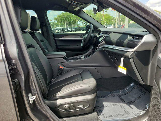 new 2025 Jeep Grand Cherokee L car, priced at $41,904