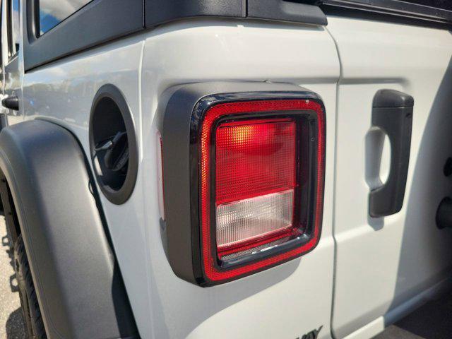 new 2025 Jeep Wrangler car, priced at $43,690