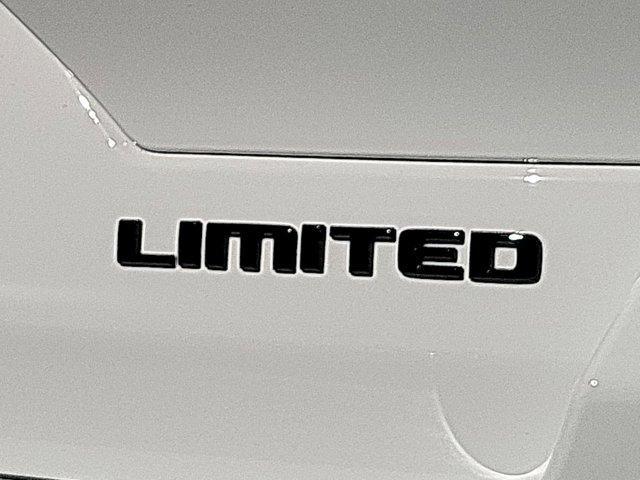 new 2025 Jeep Grand Cherokee car, priced at $38,560