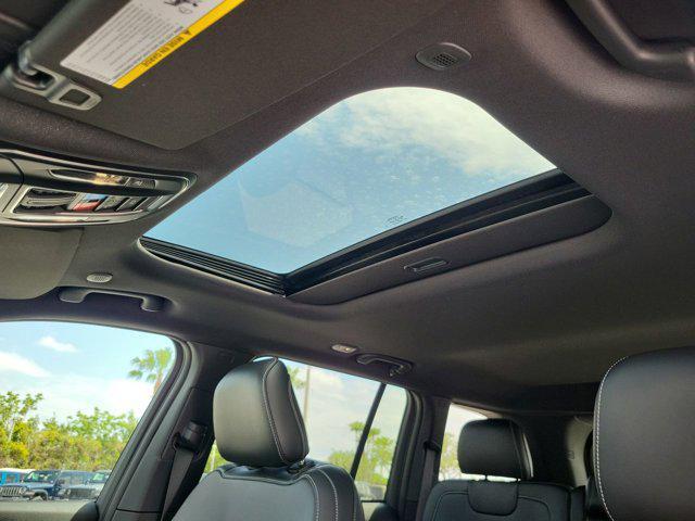 new 2025 Jeep Grand Cherokee car, priced at $37,230